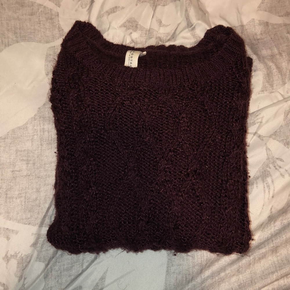 Maroon sweater